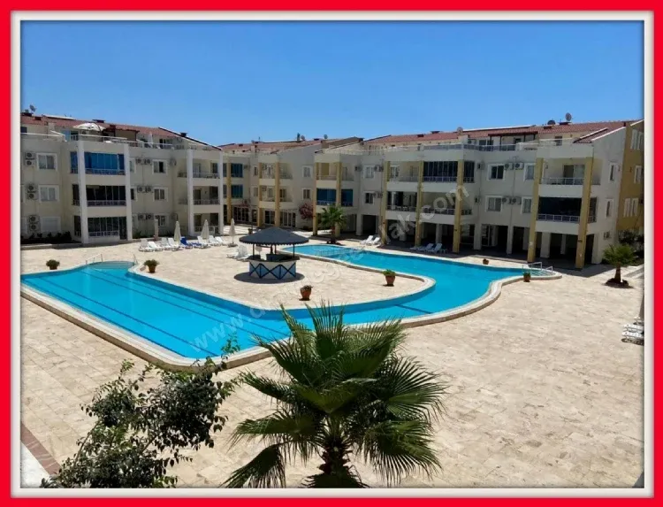 Havuzlu Sitede Satılık Geniş 2+1 Daire