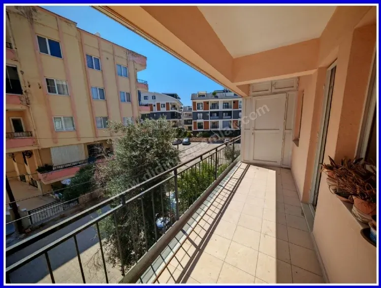 Didim Yeni Mahalle'de Merkezi Konumda Satılık 2+1 Ara Kat