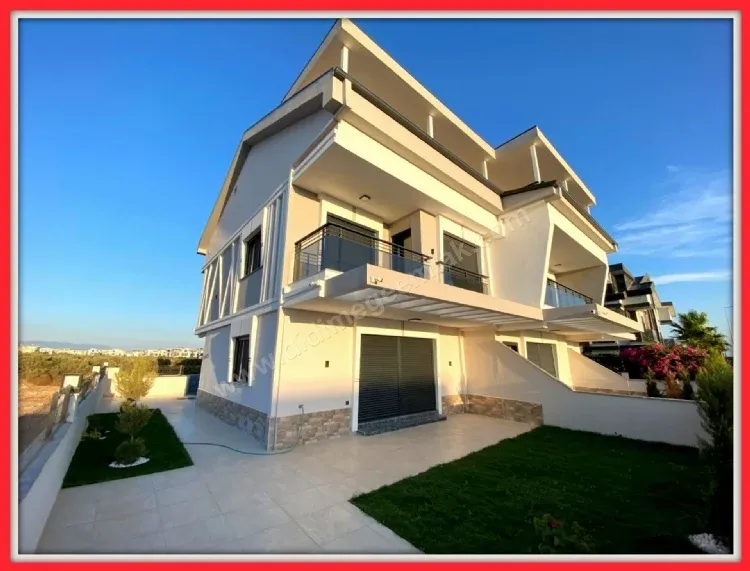 Didim Efeler Mahallesinde Satılık Villa