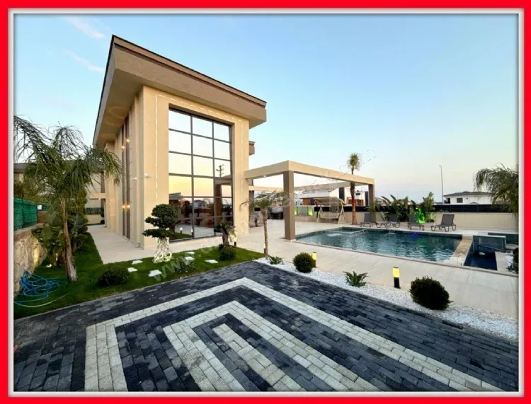 Didim'de 610 M2 Arsa İçerisinde Satılık 4+1 Villa