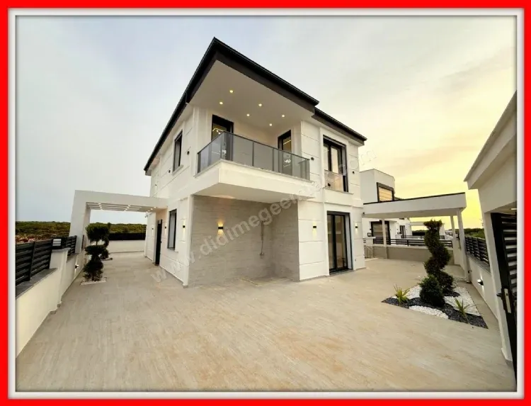 Didim Efeler Mahallesinde Satılık 4+1 Tam Müstakil Vİlla