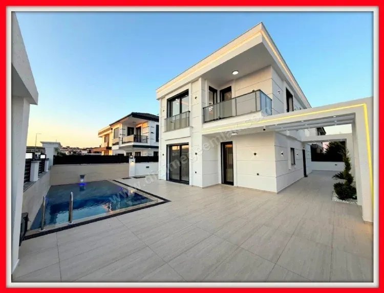 Didim'de Satılık Tam Müstakil 4+1 Villa