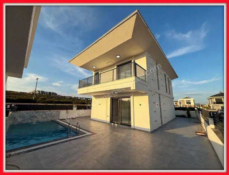 Didim Efeler Mahallesinde Satılık 3+1 Ayrı Mutfaklı Villa
