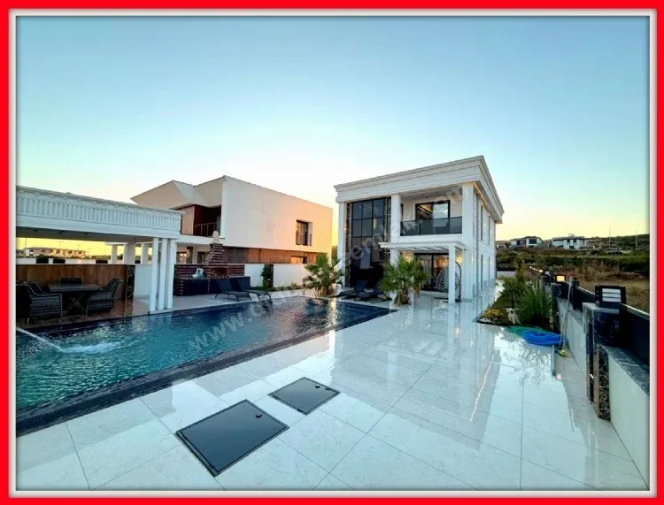 Didim'de Satılık Full Eşyalı 4+1 Villa